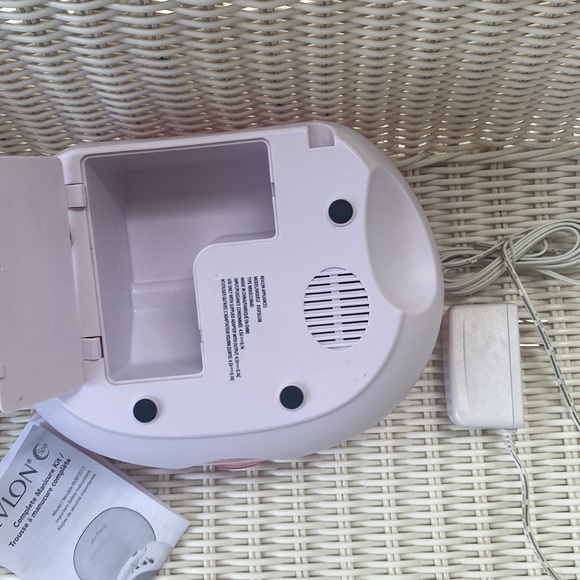 Revlon complete manicure kit with nail dryer - pink - Picture 11 of 13